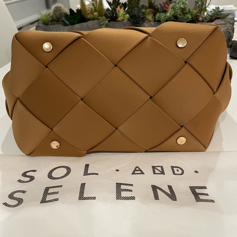 Sol and Selene “Resilience” Woven Neoprene Bag ~ Sand ~ NWT - Picture 8 of 9
